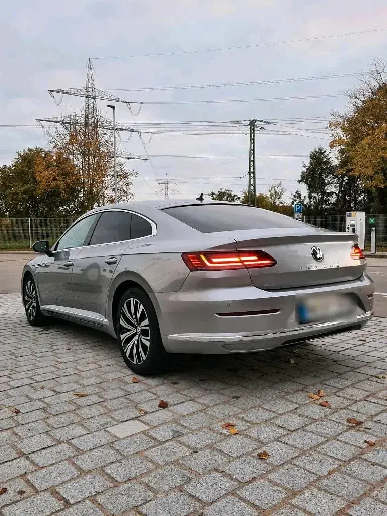 Usata VW Arteon 150 CV (110 kW) 2017 Grigio Utilitaria