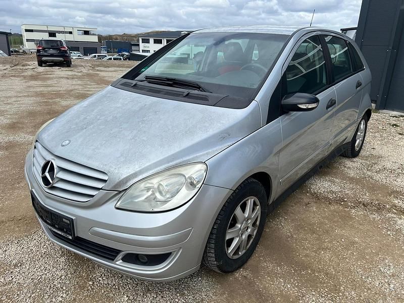 Gebraucht Mercedes B170 115 PS (84 kW) 2008 Silber Van / Kleinbus