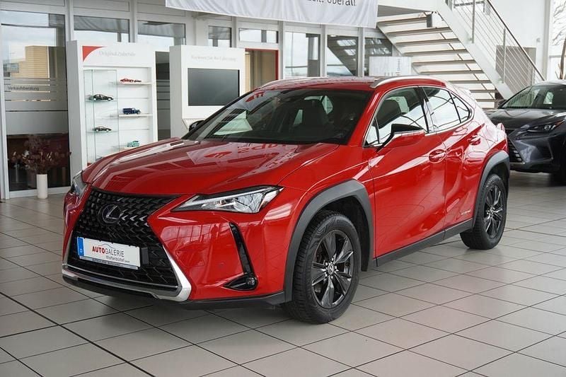 Gebraucht Lexus UX 250h 178 PS (130 kW) 2019 Solid red SUV