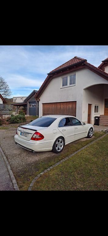 Gebraucht Mercedes E350 Avantgarde 272 PS (200 kW) 2008 Weiß Limousine