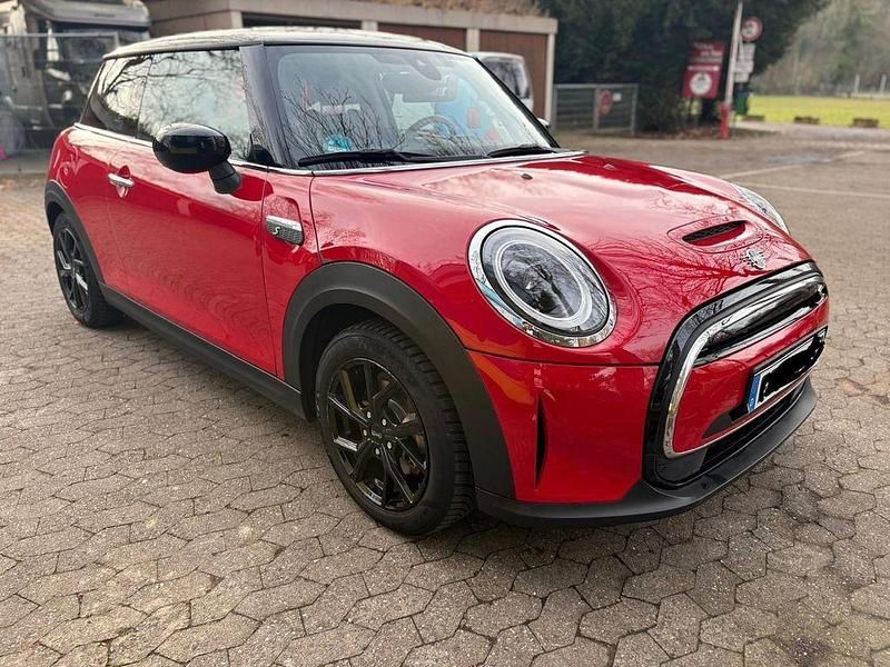 Gebraucht Mini Cooper SE Classic 135 kW (184 PS) 2023 Rot Kleinwagen