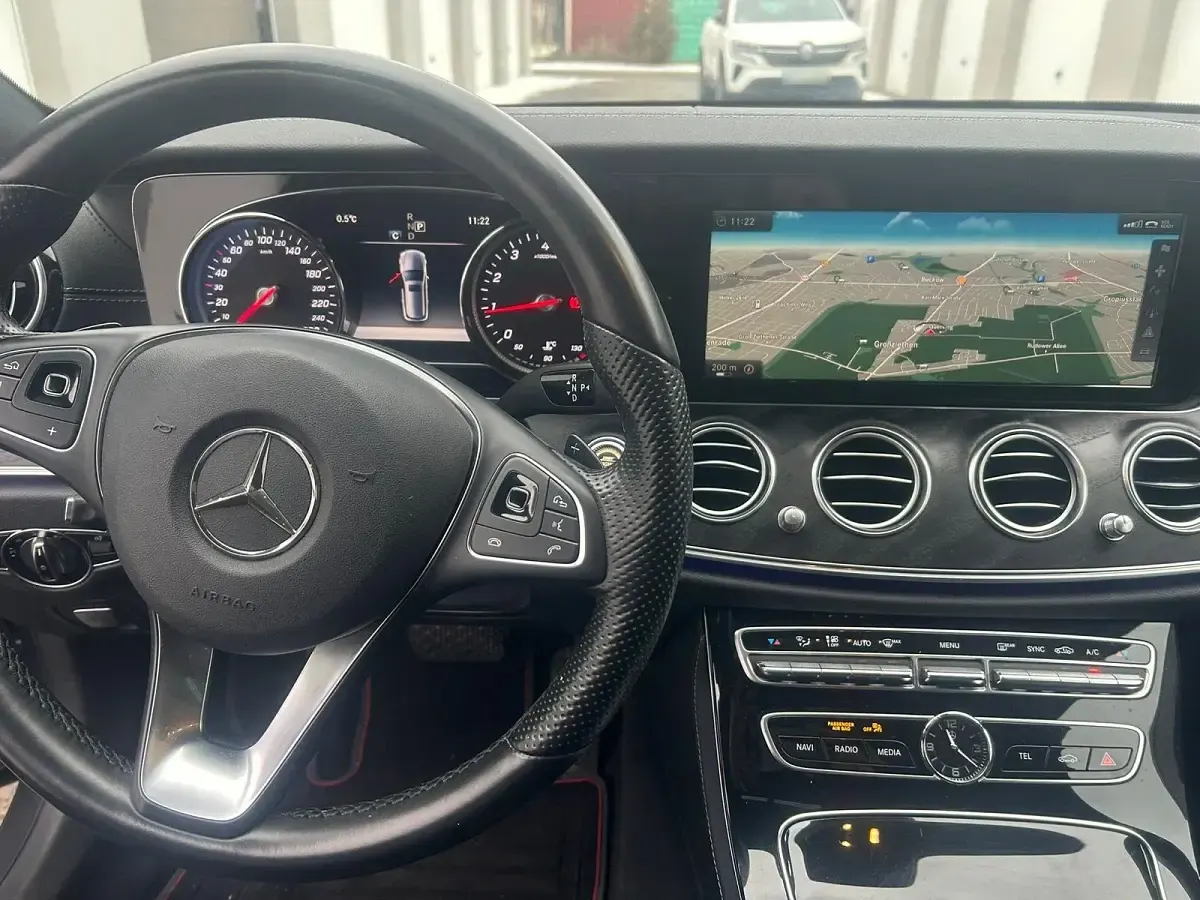Second-hand Mercedes E250 AMG line 211 CP (155 kW) 2017 Gri Break