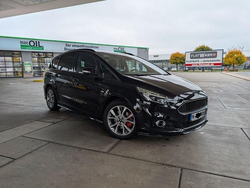 Schwarz Gebraucht 2019 Ford S-MAX S Van / Kleinbus | 19.000 € (Superpreis) - Bild 1/4