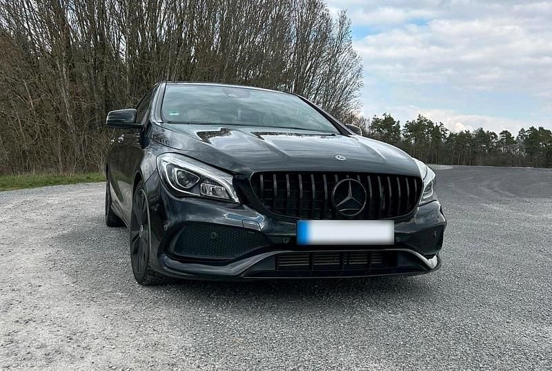 Gebraucht Mercedes CLA250 211 PS (155 kW) 2016 Schwarz Limousine