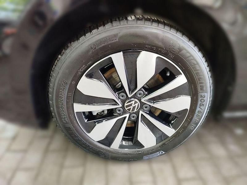 Gebraucht VW Golf VIII Move 150 PS (110 kW) 2023 Schwarz Kombi