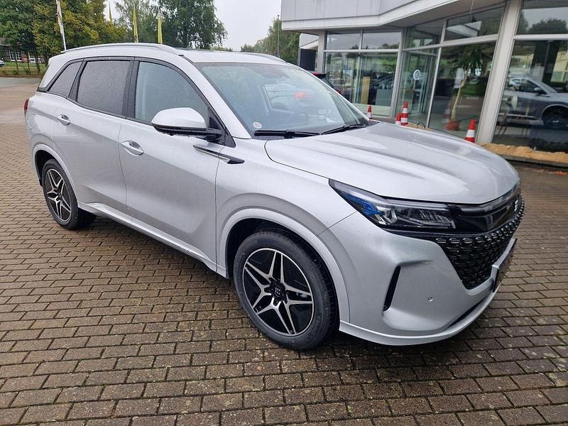 Neu DFSK E5 177 PS (130 kW) 2026 Silber SUV