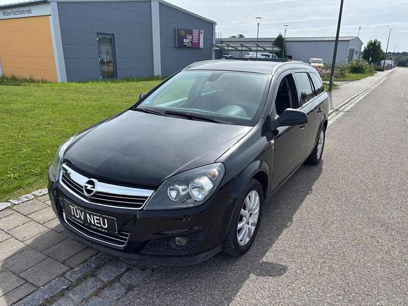 Schwarz Gebraucht 2010 Opel Astra Edition Kombi | 2.399 € (Guter Preis) - Bild 1/4