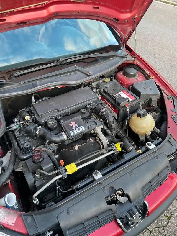 Rot Gebraucht 2007 Peugeot 206 Kleinwagen | 1.800 € (Fairer Preis) - Bild 1/4