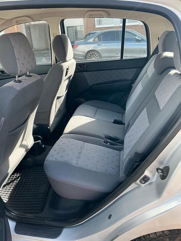 Second-hand Hyundai Getz 63 CP (46 kW) 2004 Gri Hatchback