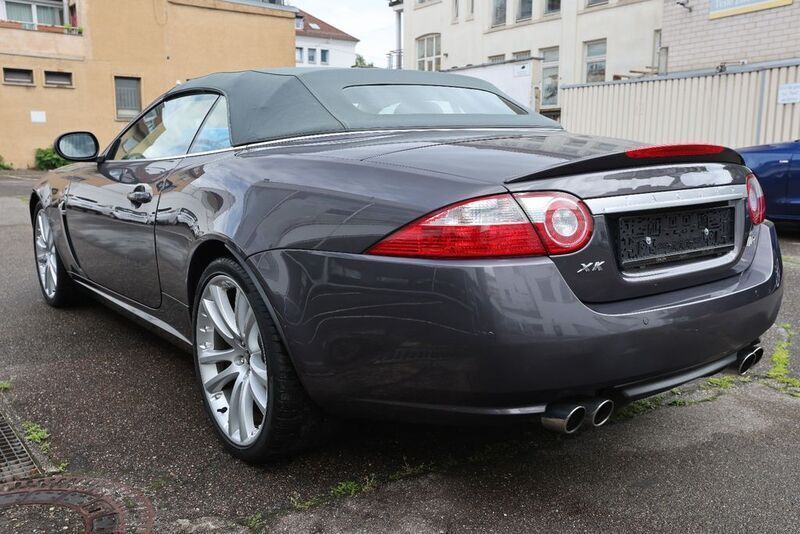 Używany Jaguar XKR 416 KM (305 kW) 2008 Szary Kabriolet