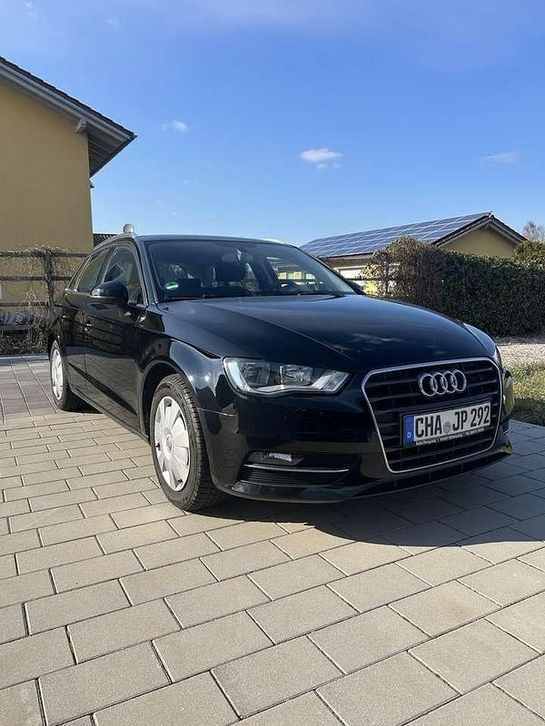 Gebraucht Audi A3 Attraction 125 PS (91 kW) 2015 Schwarz Kleinwagen