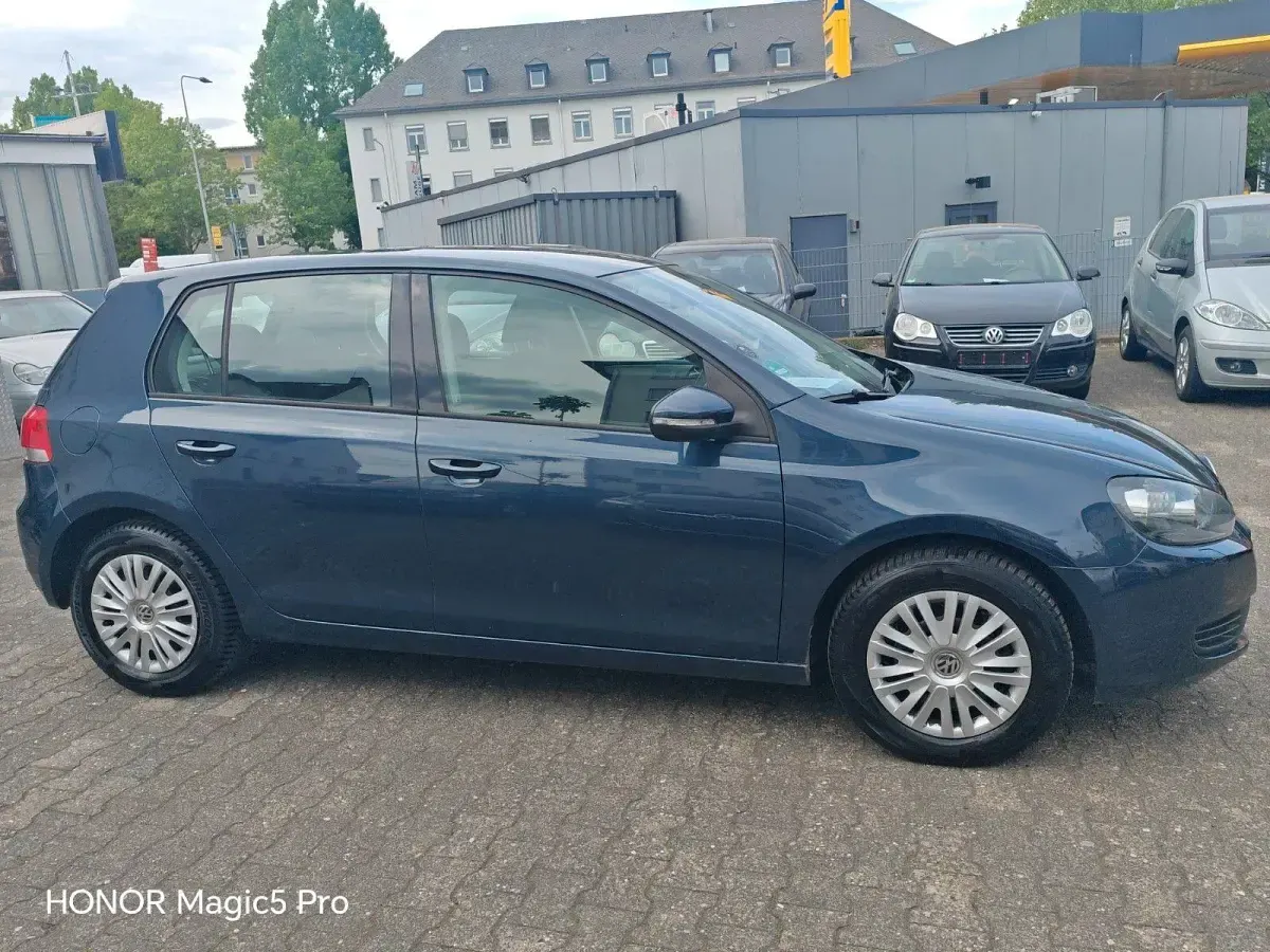 Second-hand VW Golf VI Trendline 86 CP (63 kW) 2011 Albastru Hatchback