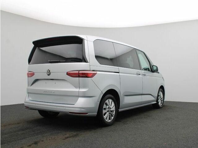 Gebraucht VW Multivan Life 150 PS (110 kW) 2024 Reflexsilber metallic Van / Kleinbus