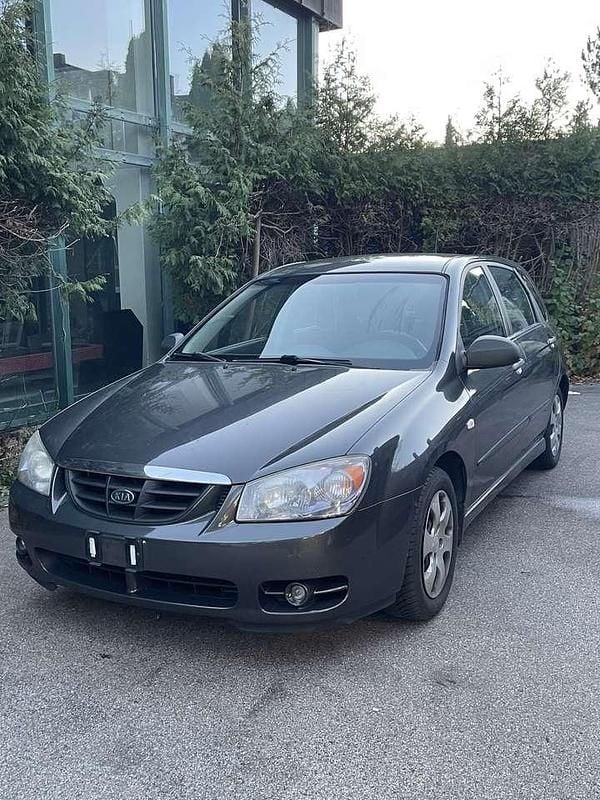 Grau Gebraucht 2007 Kia Cerato Limousine | 1.399 € (Fairer Preis) - Bild 1/4