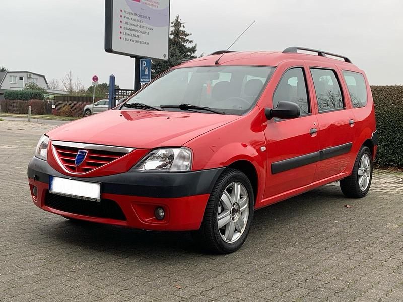 Rot Gebraucht 2008 Dacia Logan MCV Kombi | 3.900 € (Teuer) - Bild 1/4