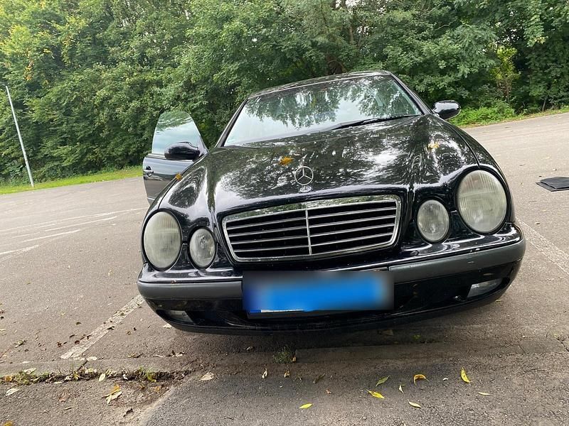 Schwarz Gebraucht 1999 Mercedes CLK230 Coupé | 3.200 € (Fairer Preis) - Bild 1/4