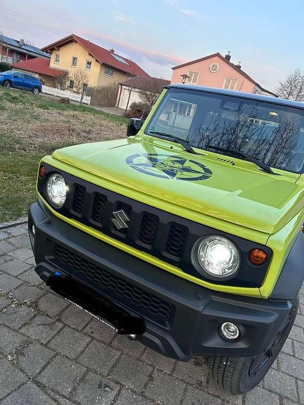 Gebraucht Suzuki Jimny 102 PS (75 kW) 2019 Gelb SUV