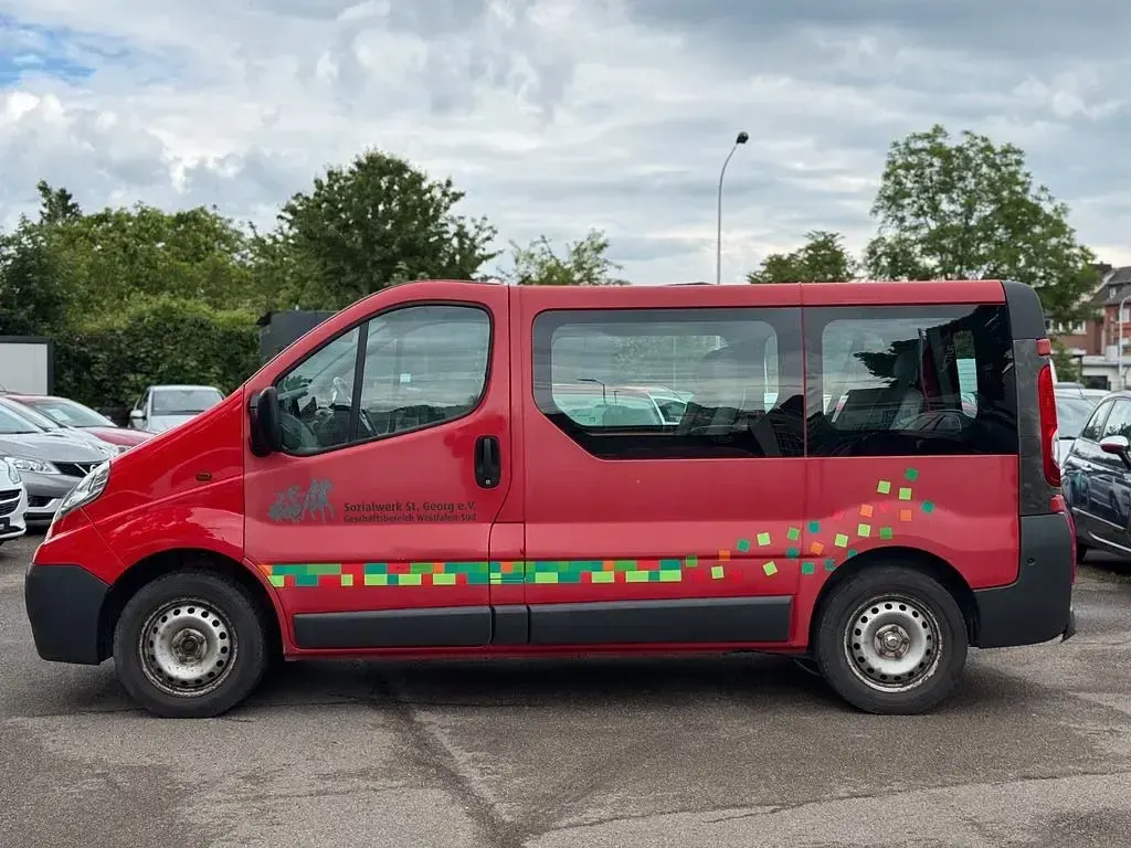 Gebraucht Opel Vivaro 114 PS (83 kW) 2010 Rot Van / Kleinbus