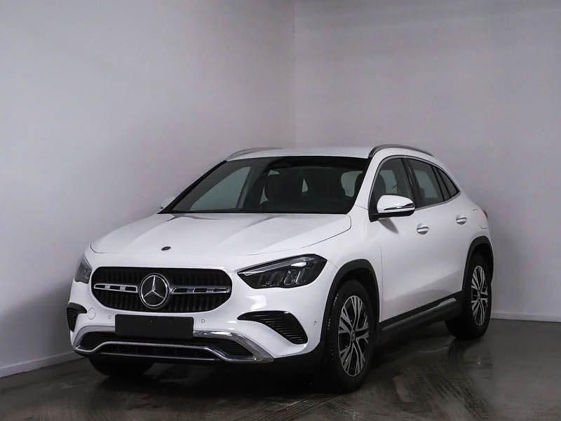 Gebraucht Mercedes GLA200 Progressive 150 PS (110 kW) 2024 Weiß SUV