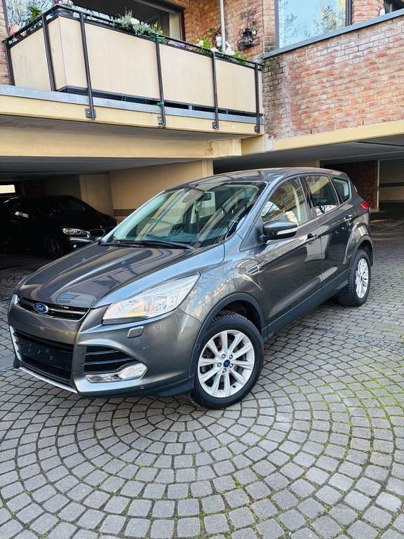Gebraucht Ford Kuga Titanium 150 PS (110 kW) 2014 Grau SUV