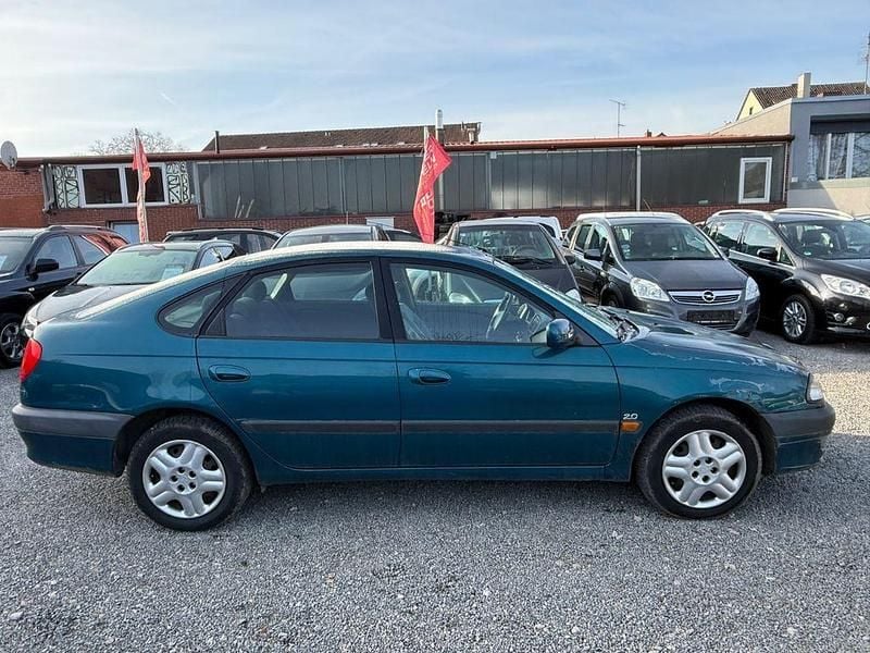 Gebraucht Toyota Avensis Sol 128 PS (94 kW) 1998 Grün Limousine
