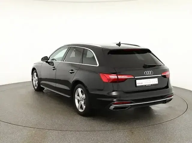 Gebraucht Audi A4 Advanced 204 PS (150 kW) 2021 Schwarz Kombi