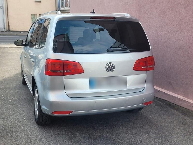 Gebraucht VW Touran Match 140 PS (102 kW) 2012 Silber Van / Kleinbus