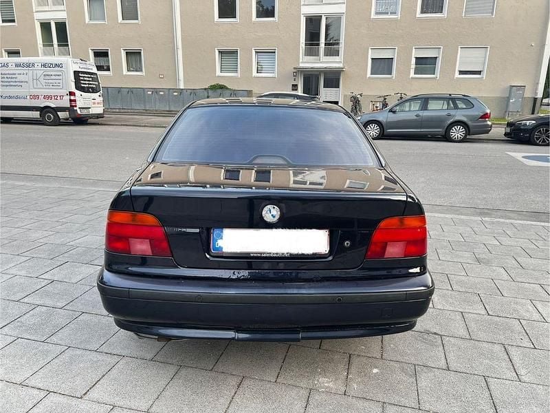Gebraucht BMW 528 Sport Line 193 PS (141 kW) 1998 Blau Limousine