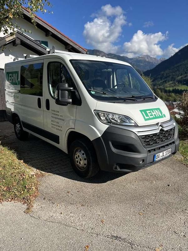 Weiß Gebraucht 2018 Citroën Jumper Profi Van / Kleinbus | 10.500 € - Bild 1/4