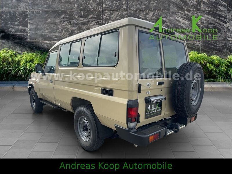 Gebraucht Toyota Land Cruiser 231 PS (169 kW) 2024 Beige SUV