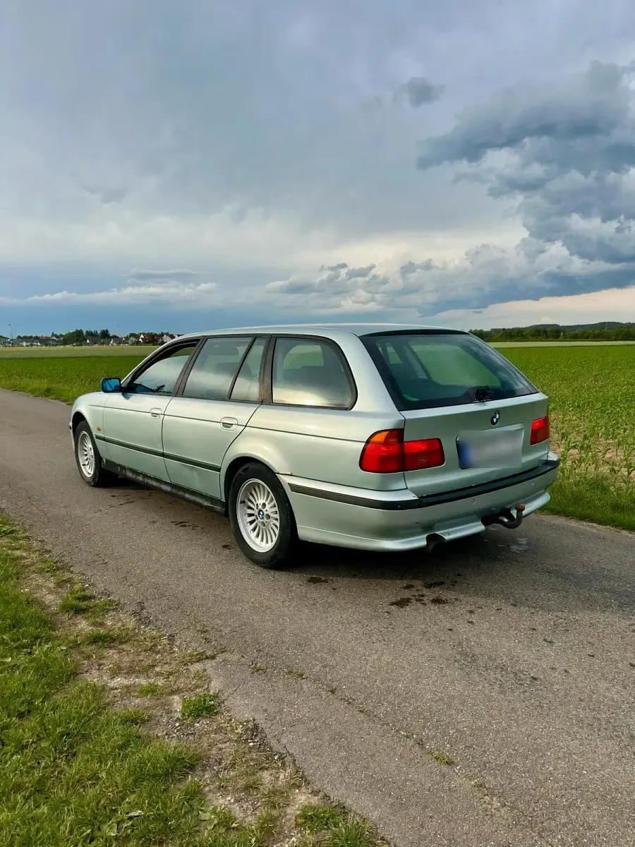 Gebraucht BMW 523 170 PS (125 kW) 1999 Blau Kombi