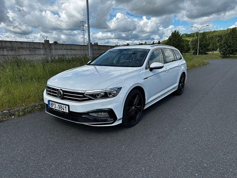 Weiß Gebraucht 2020 VW Passat Elegance Kombi | 19.900 € (Guter Preis) - Bild 1/4