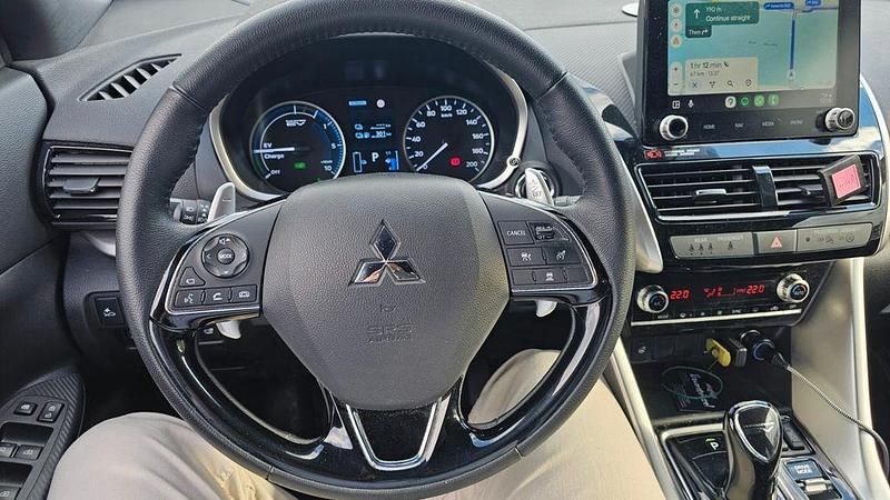 Gebraucht Mitsubishi Eclipse Cross Select 188 PS (138 kW) 2022 Silber SUV