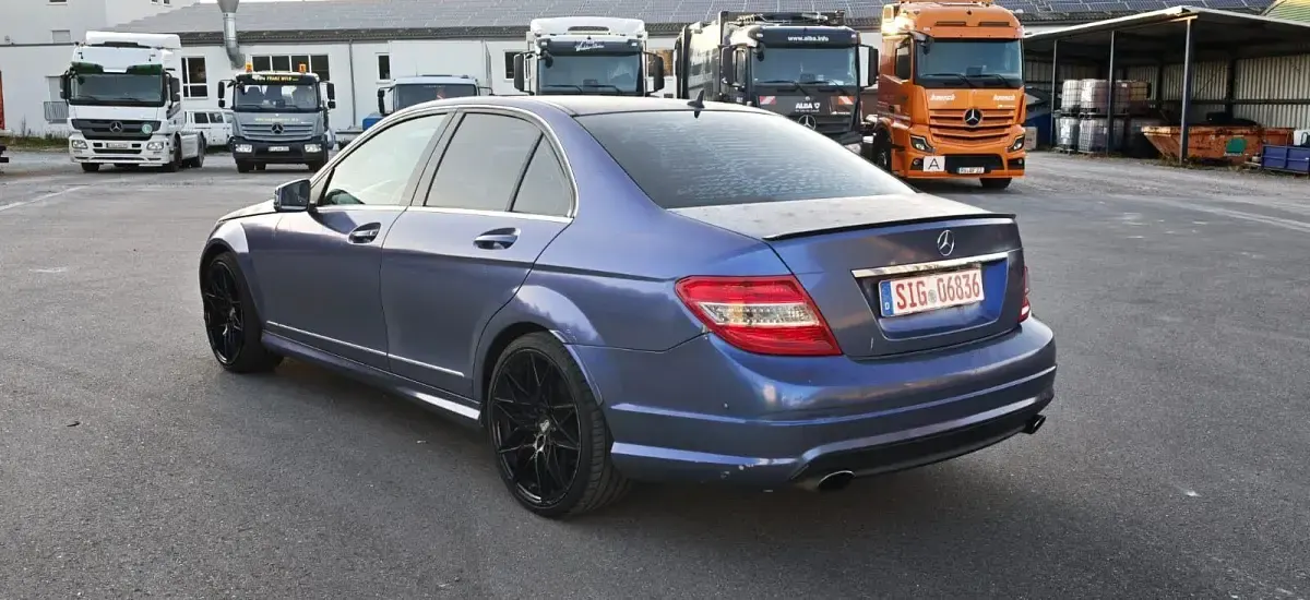 Gebraucht Mercedes C350 224 PS (164 kW) 2009 Violet Limousine