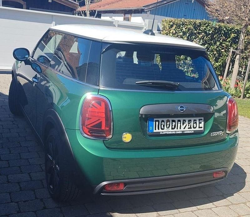 Gebraucht Mini Cooper SE 135 kW (184 PS) 2021 Grün Kleinwagen