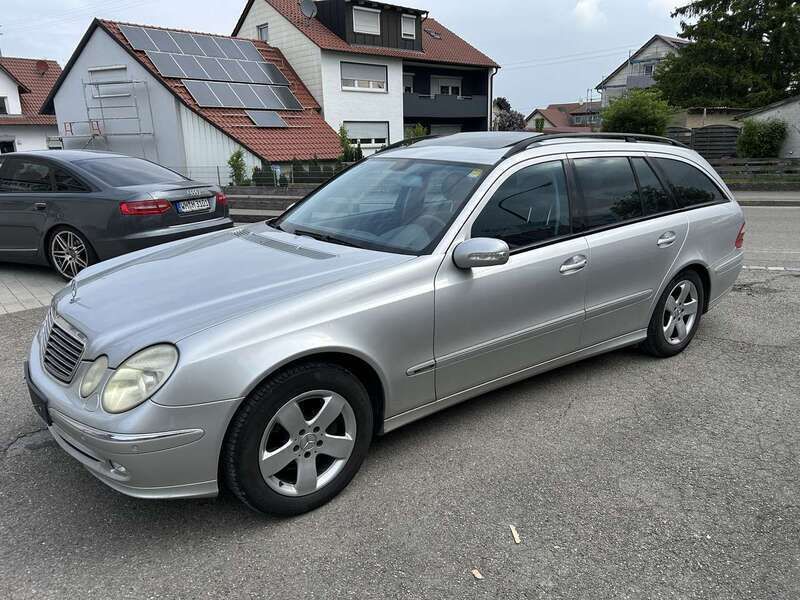 Silber Gebraucht 2005 Mercedes E240 Avantgarde Kombi | 1.999 € (Superpreis) - Bild 1/4