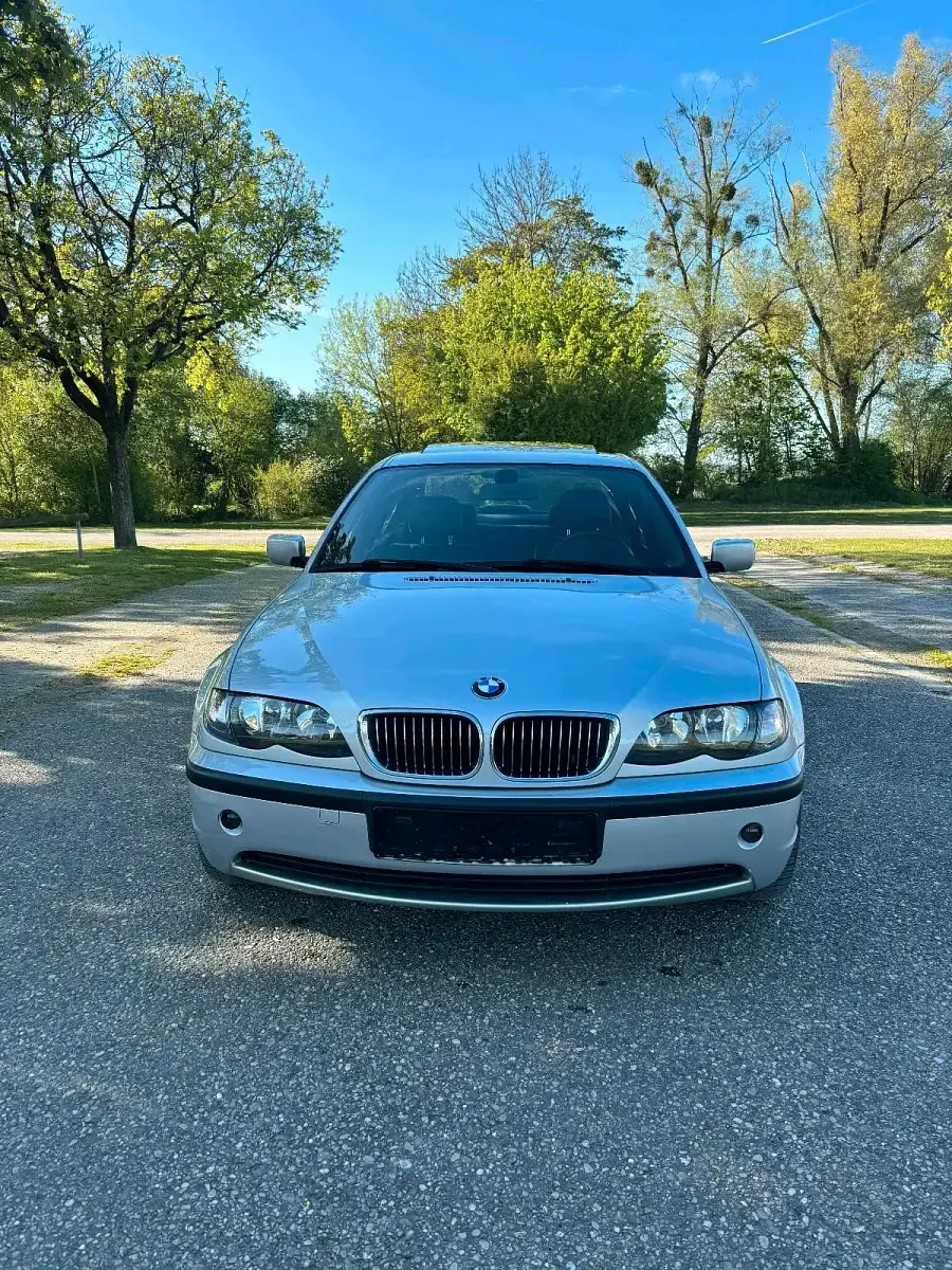 Gebraucht BMW 325 192 PS (141 kW) 2003 Silber Limousine