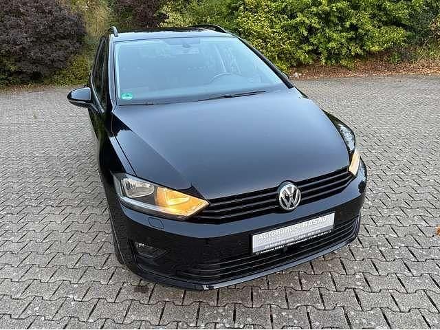 Schwarz Gebraucht 2015 VW Golf Sportsvan Trendline Van / Kleinbus | 7.999 € (Guter Preis) - Bild 1/4