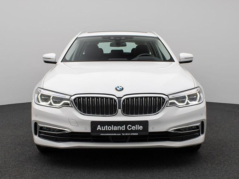 Gebraucht BMW 520 Luxury Line 190 PS (139 kW) 2019 Mineralweiss metallica96schwarz Limousine