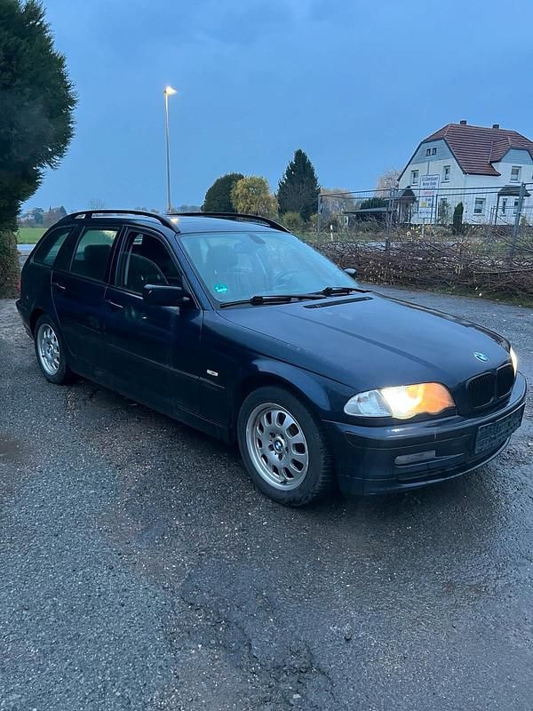 Blau Gebraucht 2005 BMW 325 Kombi | 1.500 € (Superpreis) - Bild 1/3