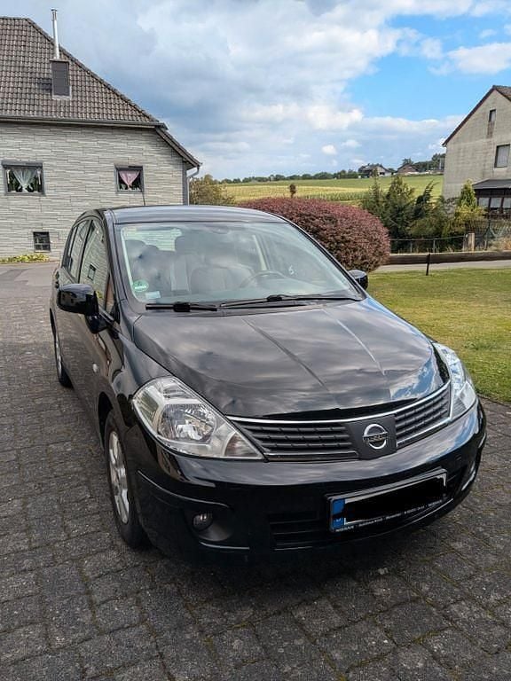 Schwarz Gebraucht 2009 Nissan Tiida Tekna Limousine | 5.000 € (Fairer Preis) - Bild 1/4