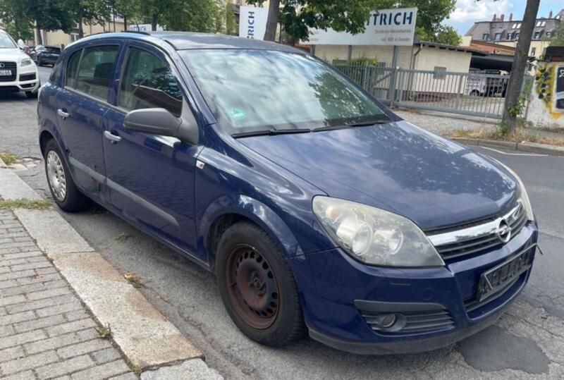 Blau Gebraucht 2004 Opel Astra Edition Limousine | 1.000 € (Guter Preis) - Bild 1/4