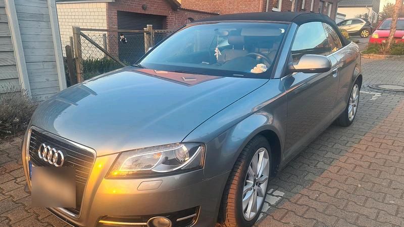 Gebraucht Audi A3 Cabriolet 105 PS (77 kW) 2012 Grau Cabrio