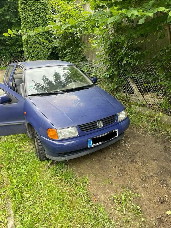 Violet Gebraucht 1996 VW Polo Kleinwagen | 350 € (Superpreis) - Bild 1/4
