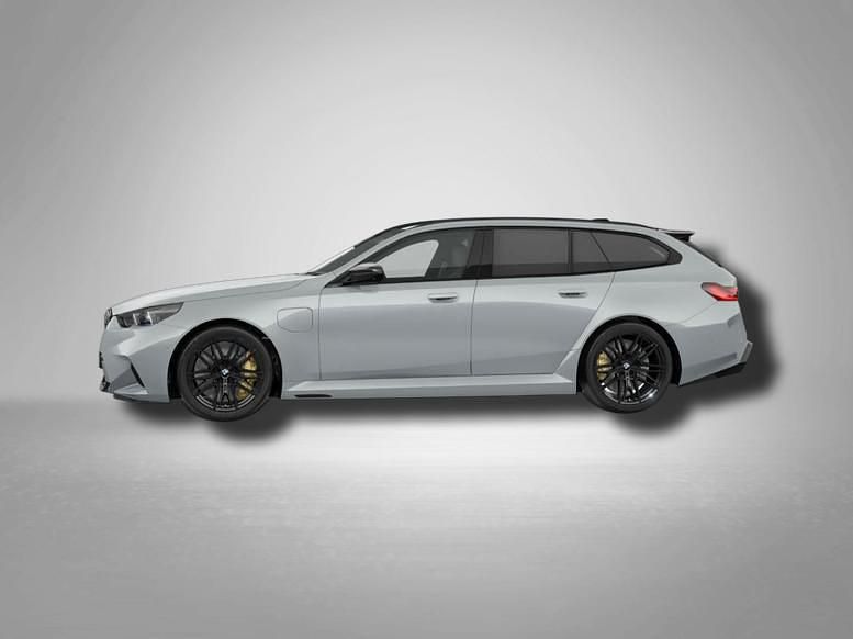 Gebraucht BMW M5 727 PS (534 kW) 2025 Saphirschwarz metallic Kombi