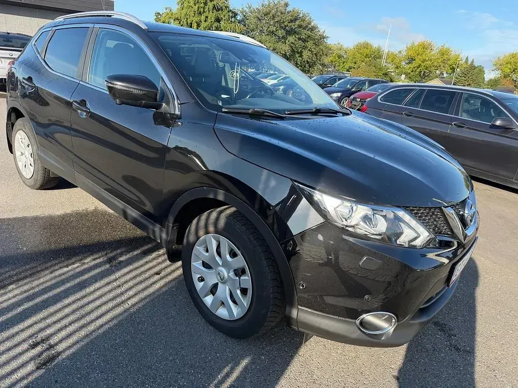 Gebraucht Nissan Qashqai Tekna 131 PS (96 kW) 2017 Schwarz SUV