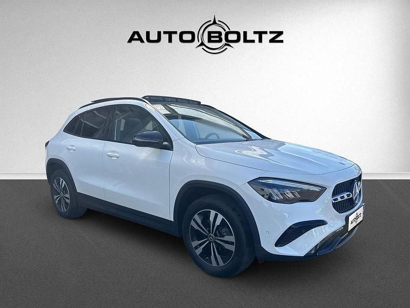 Gebraucht Mercedes GLA200 Night 163 PS (119 kW) 2024 Polarweiß SUV