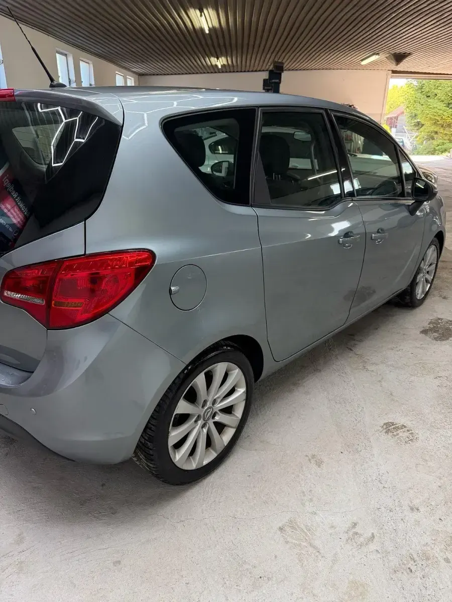 Gebraucht Opel Meriva 140 PS (102 kW) 2011 Grau Van / Kleinbus