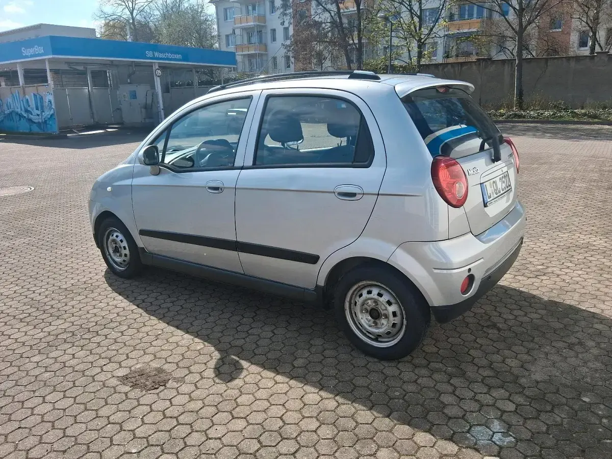 Gebraucht Chevrolet Matiz 52 PS (38 kW) 2009 Silber Kleinwagen