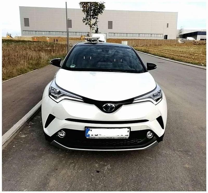 Weiß Gebraucht 2018 Toyota C-HR Style SUV | 13.000 € (Superpreis) - Bild 1/4
